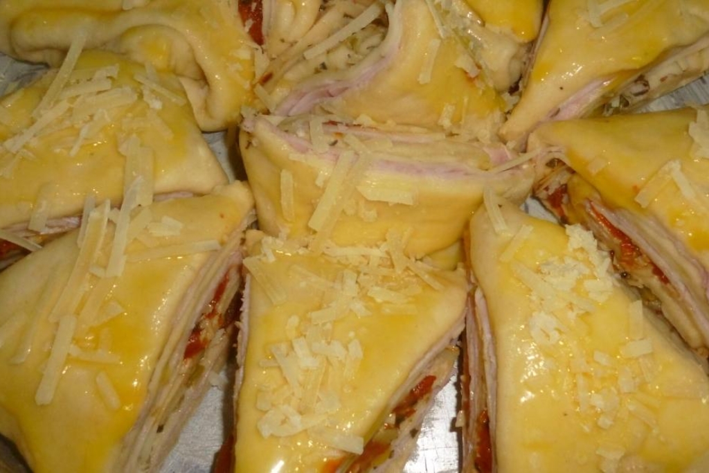 Pãozinho salgado recheado fácil e delicioso, faça e receba muitos elogios Pãozinho salgado recheado fácil e delicioso, faça e receba muitos elogios