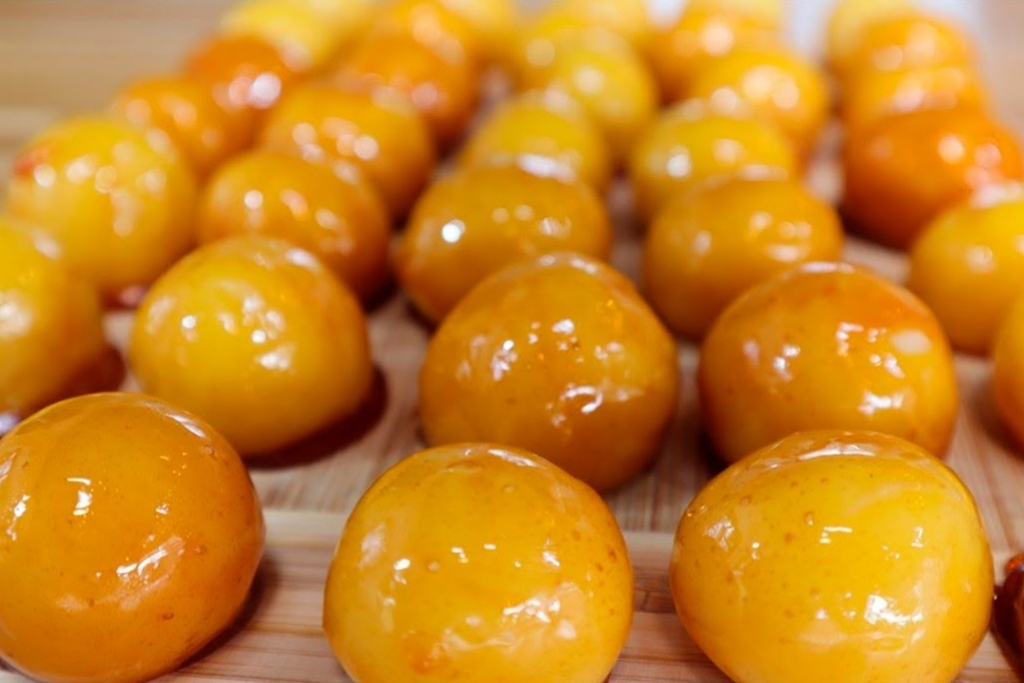 Olho-de-moça preparado em 3 minutos, são as bolinhas mais deliciosas que você vai comer Olho-de-moça preparado em 3 minutos, são as bolinhas mais deliciosas que você vai comer