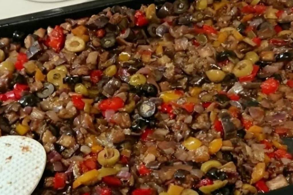 Antepasto de berinjela fácil, perfeito para servir com torradas e pães Antepasto de berinjela fácil, perfeito para servir com torradas e pães