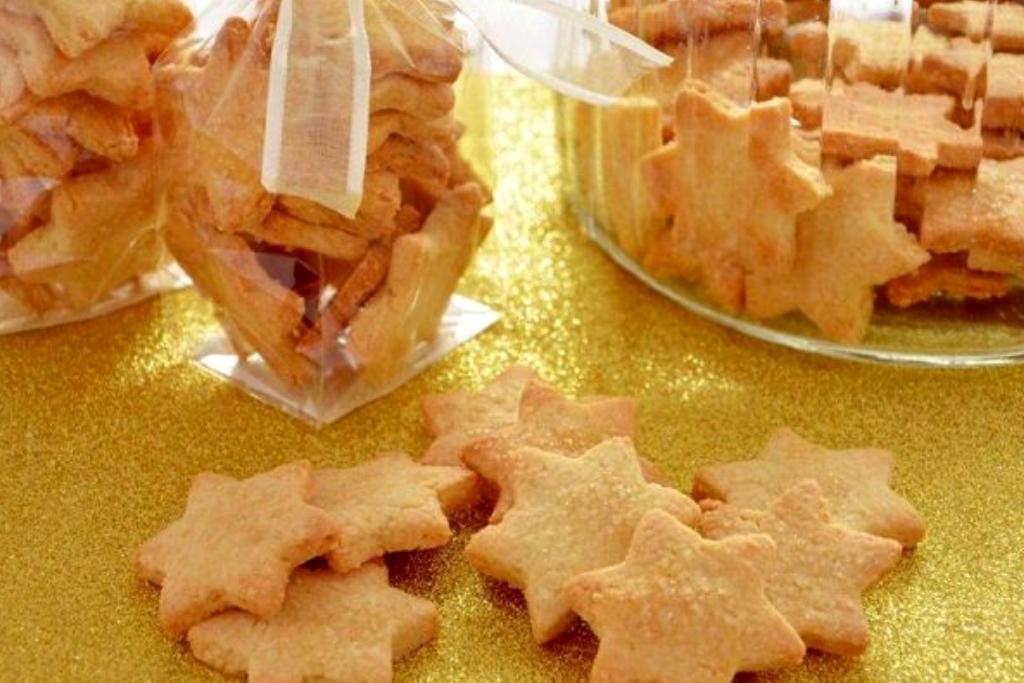 Biscotinhos de amêndoas, perfeito para agradar suas visitas e fazer um charme Biscotinhos de amêndoas, perfeito para agradar suas visitas e fazer um charme
