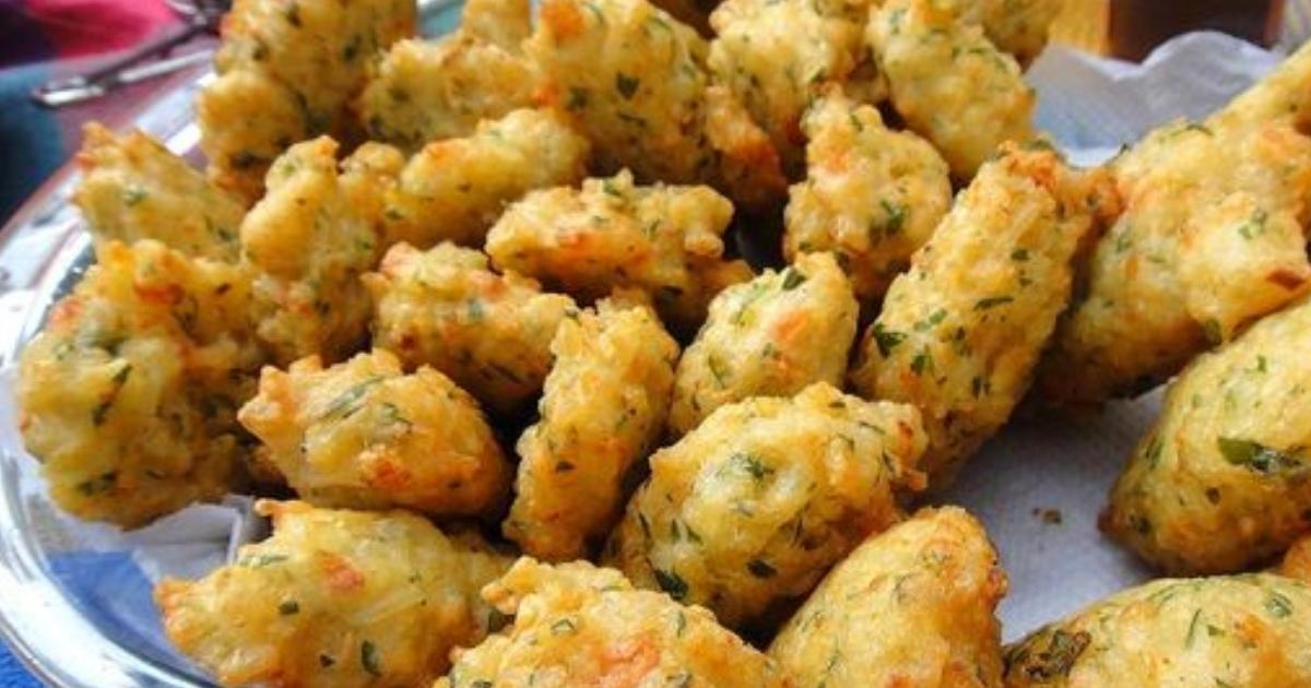 Bolinho de arroz fácil e delicioso que aprendi no sítio da minha tia Bolinho de arroz fácil e delicioso que aprendi no sítio da minha tia