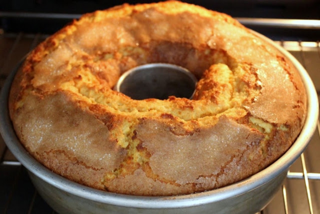 Bolo de Cenoura, Maçã e Laranja receitinha da tia Fátima que gera briga quando chega visita na casa dela Bolo de Cenoura, Maçã e Laranja receitinha da tia Fátima que gera briga quando chega visita na casa dela