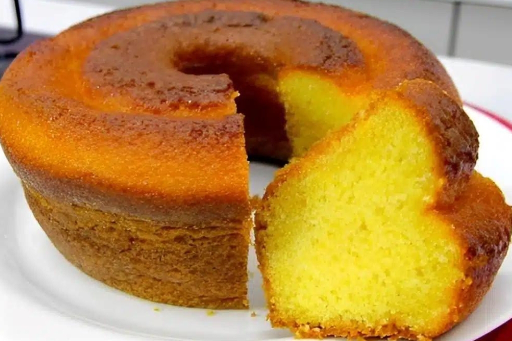 Bolo de fubá da fazenda, para comer enquanto toma café Bolo de fubá da fazenda, para comer enquanto toma café