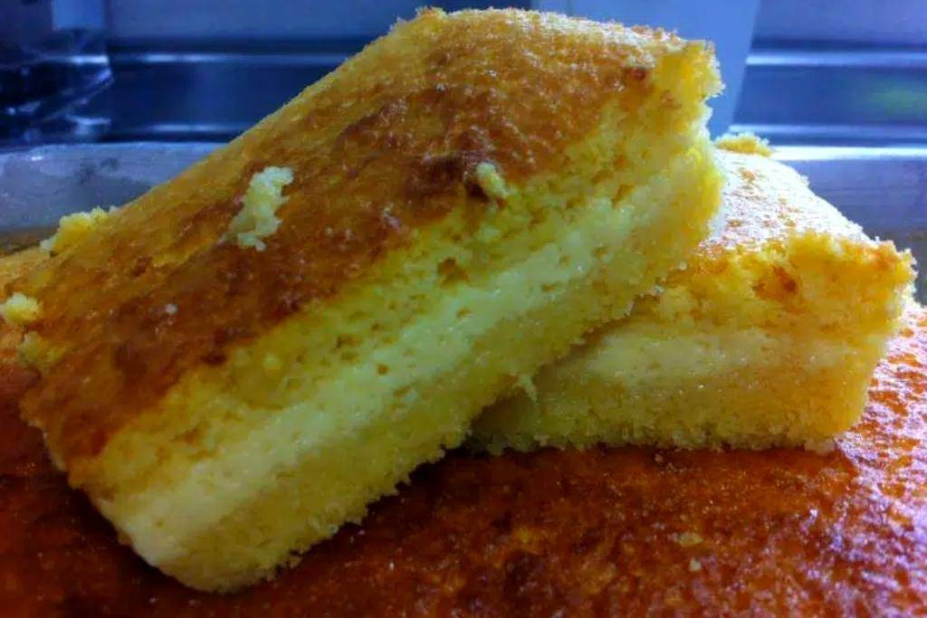 Bolo de milho com queijo, fica cremoso igual pamonha perfeito Bolo de milho com queijo, fica cremoso igual pamonha perfeito