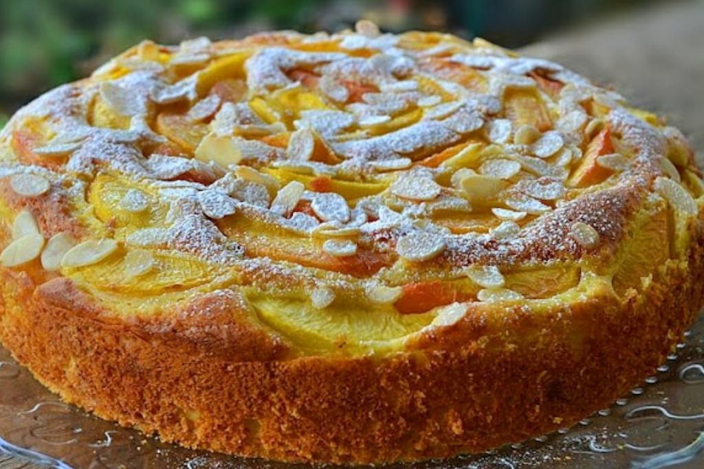 Bolo de pêssego e amêndoa, para quem quer servi algo diferente na ceia de natal Bolo de pêssego e amêndoa, para quem quer servi algo diferente na ceia de natal