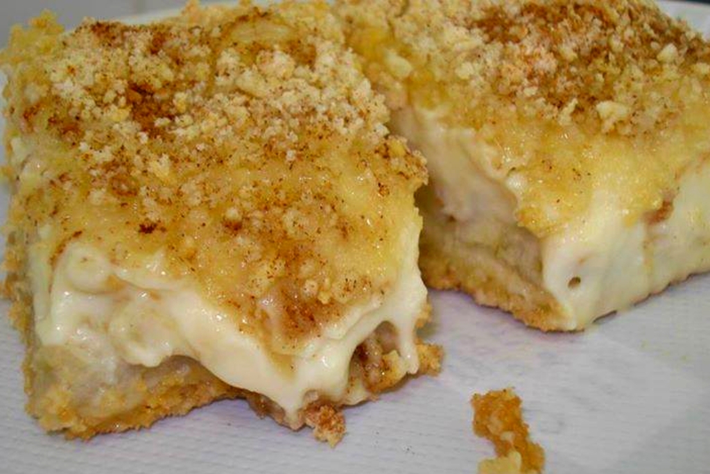 Bolo farofa de banana, você não tem ideia da delicia que fica além de fácil Bolo farofa de banana, você não tem ideia da delicia que fica além de fácil
