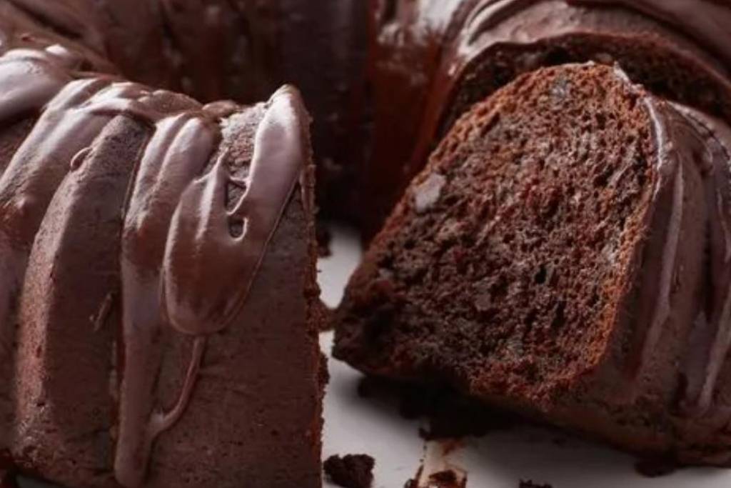 Bolo nega maluca, fica melhor ainda com uma cobertura de chocolate Bolo nega maluca, fica melhor ainda com uma cobertura de chocolate