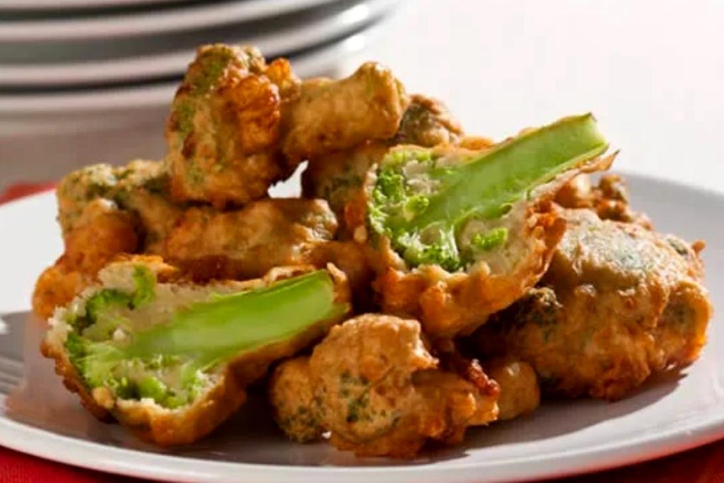 Brócolis empanado, perfeito para suas refeições fica delicioso Brócolis empanado, perfeito para suas refeições fica delicioso