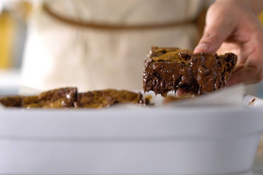 Brownie recheado de nutella, pra fazer qualquer um mais feliz Brownie recheado de nutella, pra fazer qualquer um mais feliz