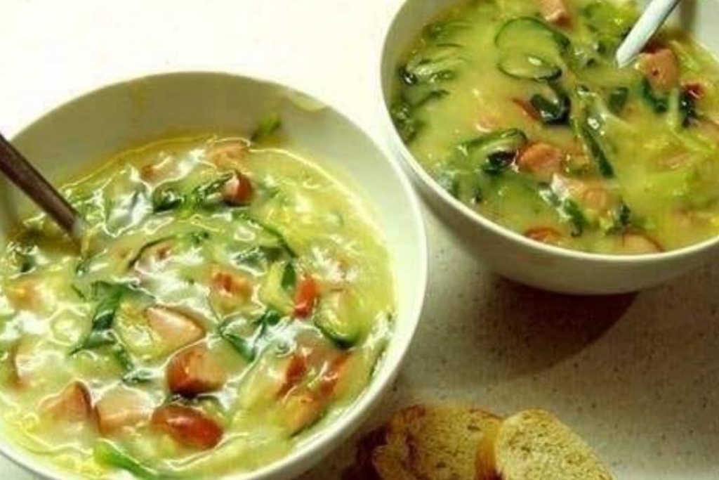 Caldo cremoso de legumes com frango e bacon, não vai sobrar nada Caldo cremoso de legumes com frango e bacon, não vai sobrar nada