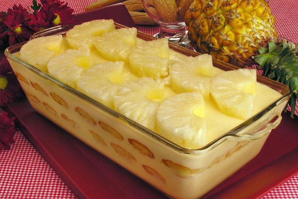 Cassata de abacaxi receita fácil, gostosa e super refrescante para o verão Cassata de abacaxi receita fácil, gostosa e super refrescante para o verão