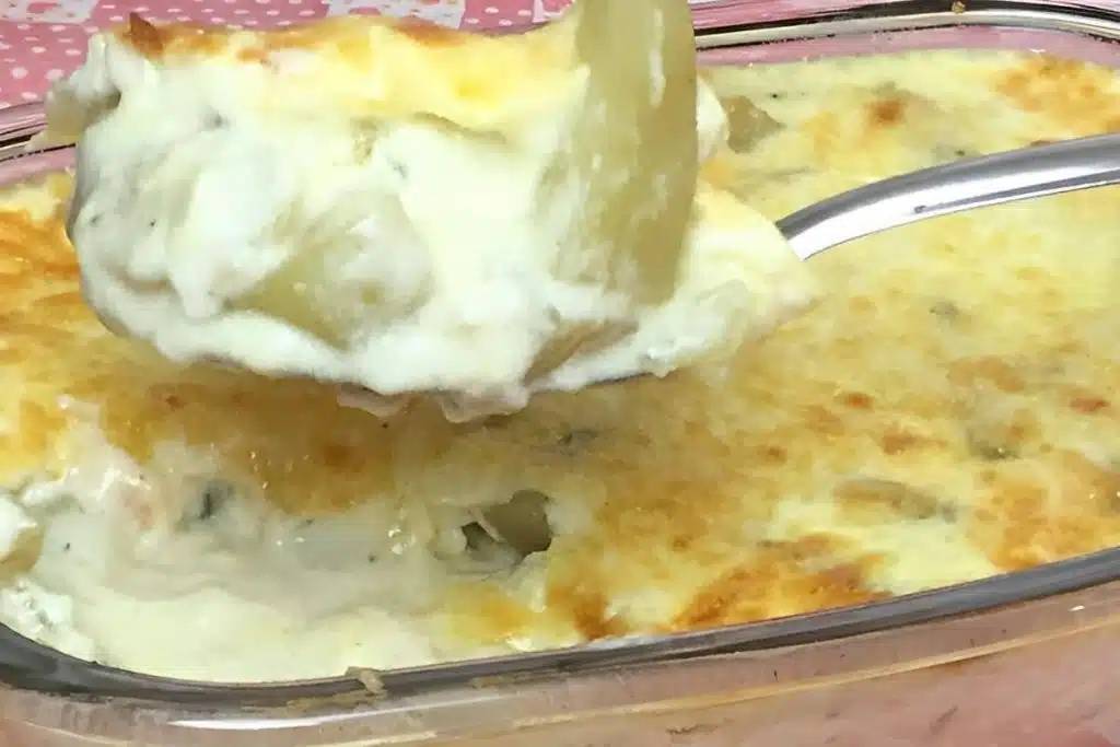 Chuchu gratinado, uma excelente sugestão de acompanhamento para um almoço ou jantar Chuchu gratinado, uma excelente sugestão de acompanhamento para um almoço ou jantar