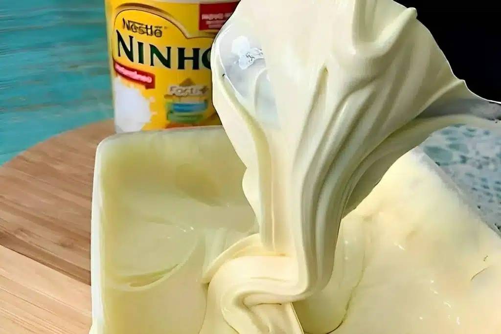 Creme trufado de leite ninho para recheio de bolos, tortas e pavês que fica uma delícia Creme trufado de leite ninho para recheio de bolos, tortas e pavês que fica uma delícia