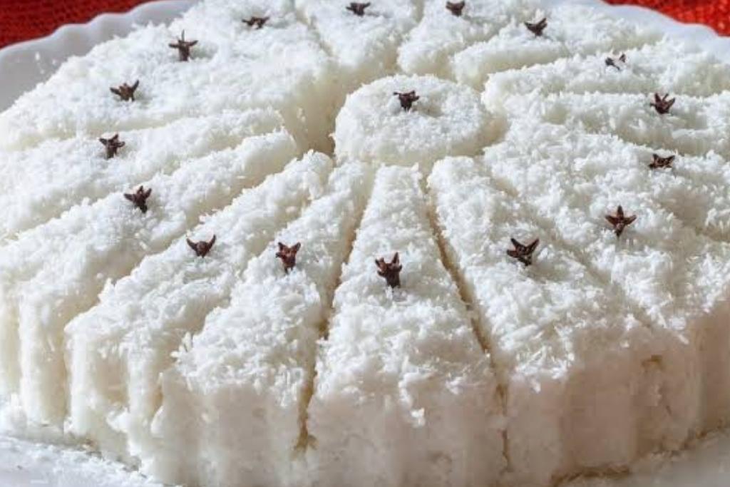 Cuscuz de tapioca, fácil de fazer e fica pronto em 15 minutos Cuscuz de tapioca, fácil de fazer e fica pronto em 15 minutos