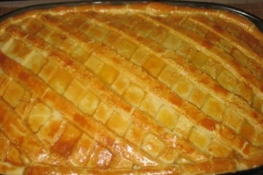 Empadão com 2 ingredientes, uma delicia Empadão com 2 ingredientes, uma delicia