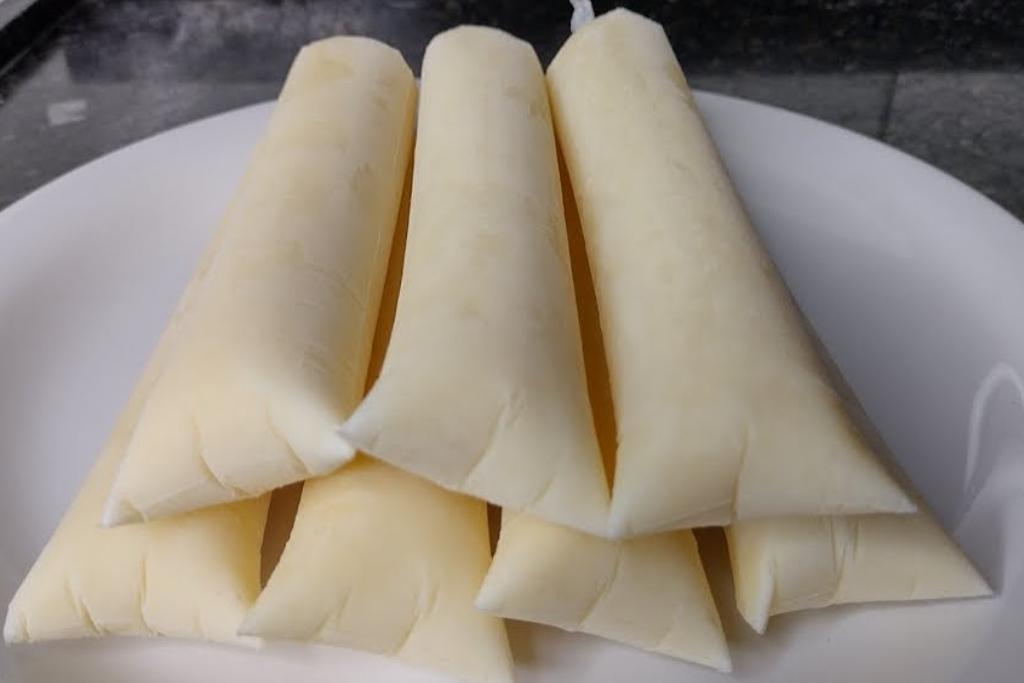 Geladinho de laka simples, com apenas 2 ingredientes estará pronto Geladinho de laka simples, com apenas 2 ingredientes estará pronto