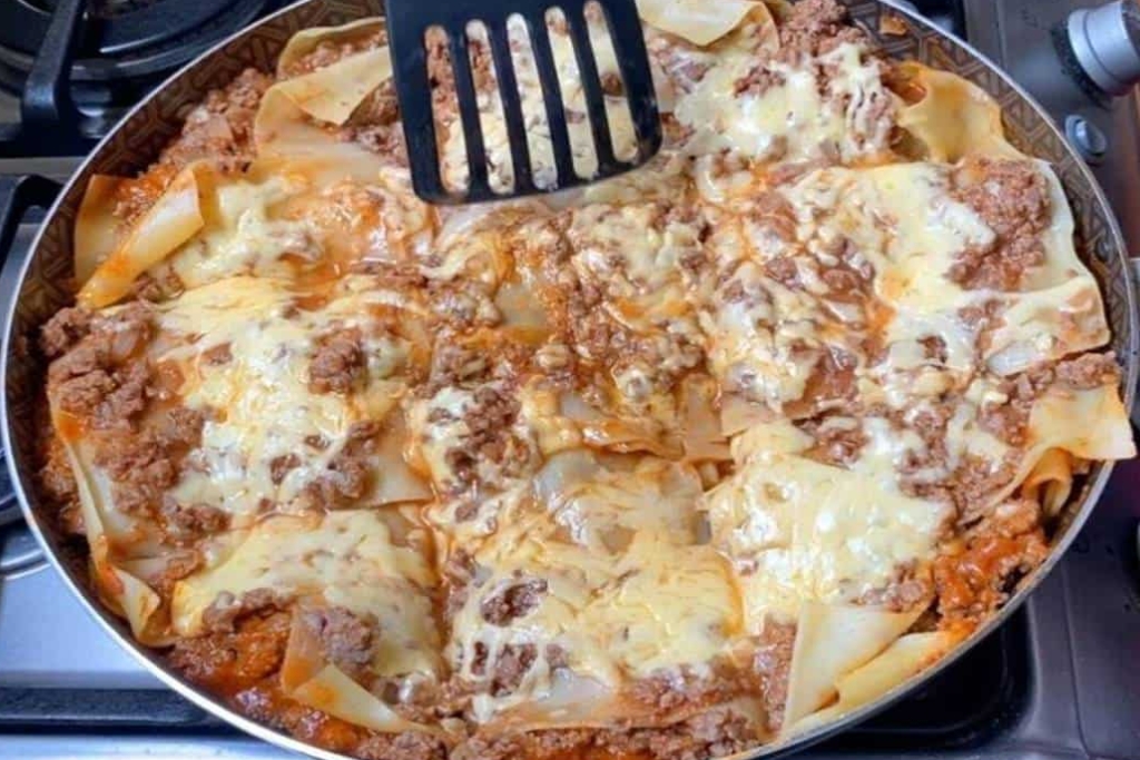 Lasanha de frigideira facinho de fazer, além de ficar pronta rapidinha Lasanha de frigideira facinho de fazer, além de ficar pronta rapidinha