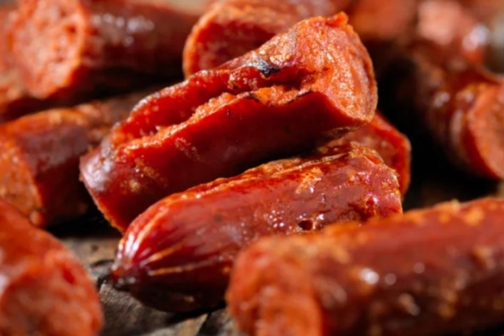 Linguiça fina na airfryer, combina com toda refeição Linguiça fina na airfryer, combina com toda refeição