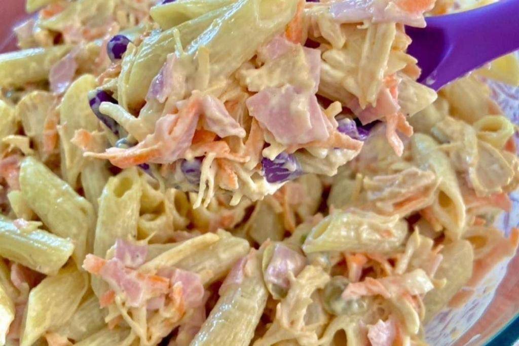 Macarroneis ou salada de macarrão é simples de preparar barata e fica maravilhosa Macarroneis ou salada de macarrão é simples de preparar barata e fica maravilhosa