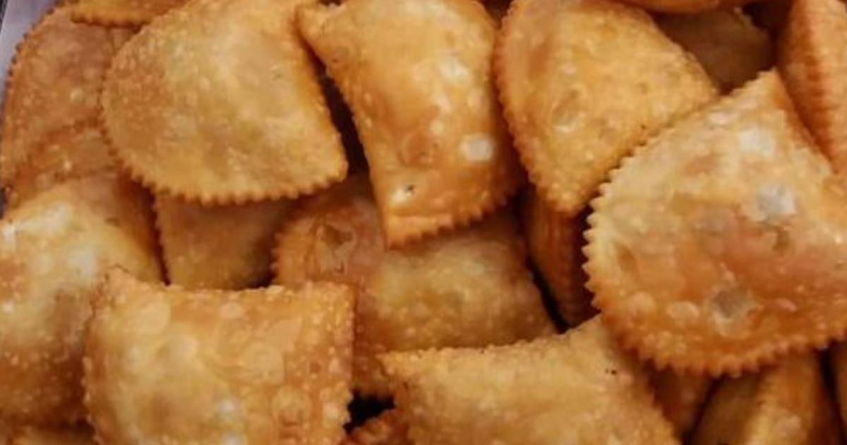 Massa de Pastel Caseira, Muito Fácil e Fica Super Crocante! Massa de Pastel Caseira, Muito Fácil e Fica Super Crocante!