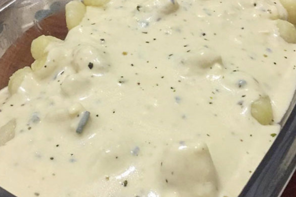 Molho cremoso de queijo para massas fica muito gostoso Molho cremoso de queijo para massas fica muito gostoso