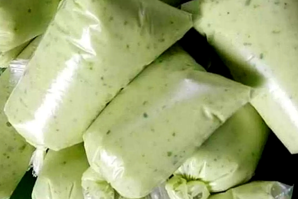 Molho verde fácil, fica igualzinho aqueles das lanchonetes famosas Molho verde fácil, fica igualzinho aqueles das lanchonetes famosas