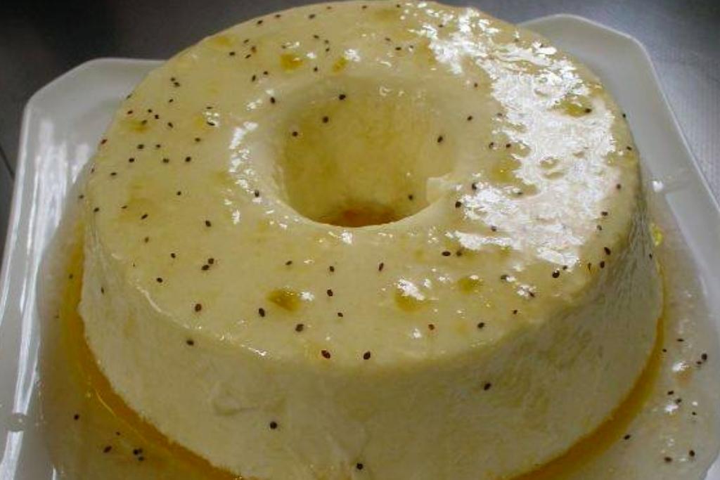 Mousse de abacaxi fácil, é uma sobremesa apaixonante e além de econômica Mousse de abacaxi fácil, é uma sobremesa apaixonante e além de econômica
