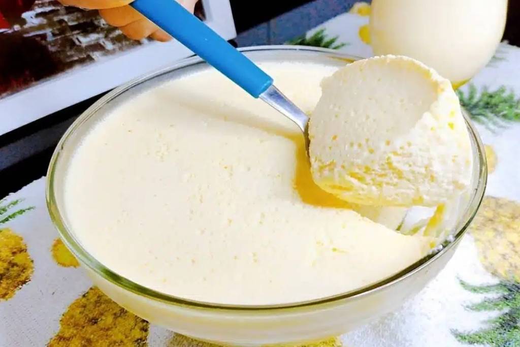 Mousse de abacaxi uma sobremesa simples e prática para o seu almoço em família Mousse de abacaxi uma sobremesa simples e prática para o seu almoço em família