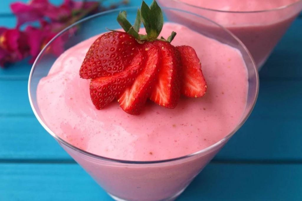 Mousse de morango fácil e muito rápido receita pra fazer todos os dias Mousse de morango fácil e muito rápido receita pra fazer todos os dias