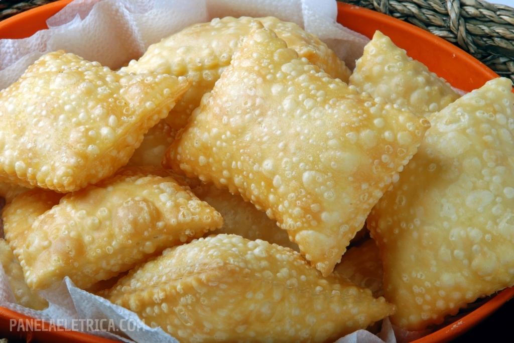 Pastel tradicional de feira, não vai sobrar um pra contar a história Pastel tradicional de feira, não vai sobrar um pra contar a história