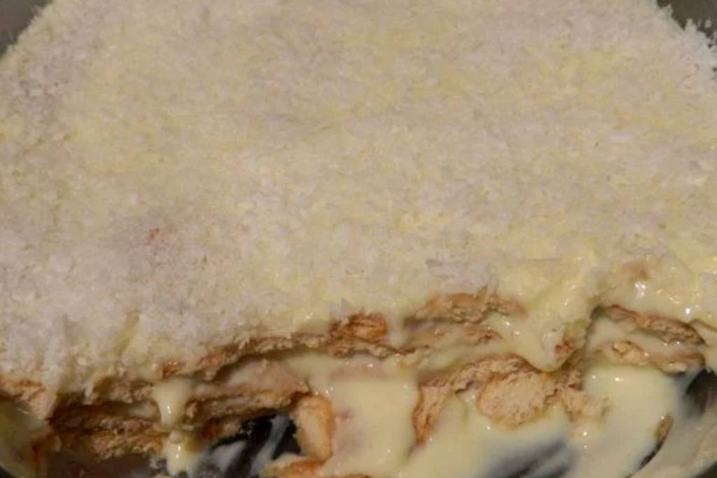 Pavê tradicional de maizena, a sobremesa mais fácil e gostosa do mundo Pavê tradicional de maizena, a sobremesa mais fácil e gostosa do mundo