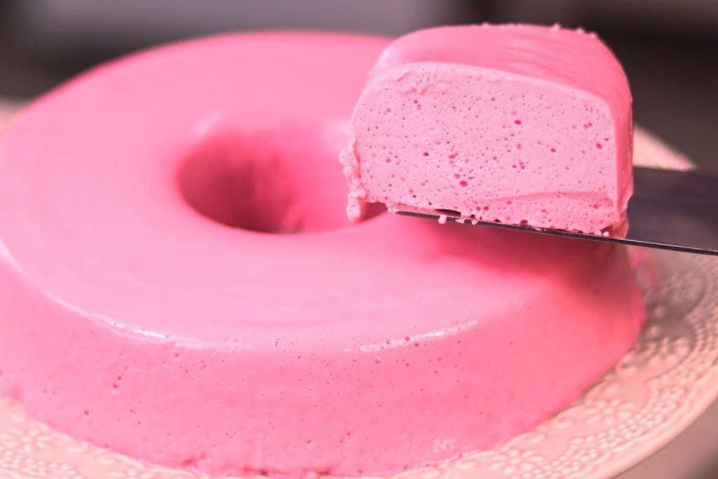 Pudim de geladeira de morango, você nunca mais vai querer fazer outro Pudim de geladeira de morango, você nunca mais vai querer fazer outro