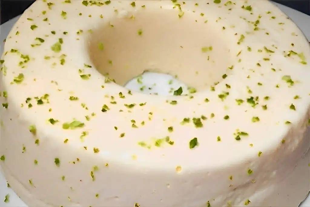 Pudim de limão sem ovos e que não vai ao forno, é só bater os ingredientes e levar pra geladeira Pudim de limão sem ovos e que não vai ao forno, é só bater os ingredientes e levar pra geladeira