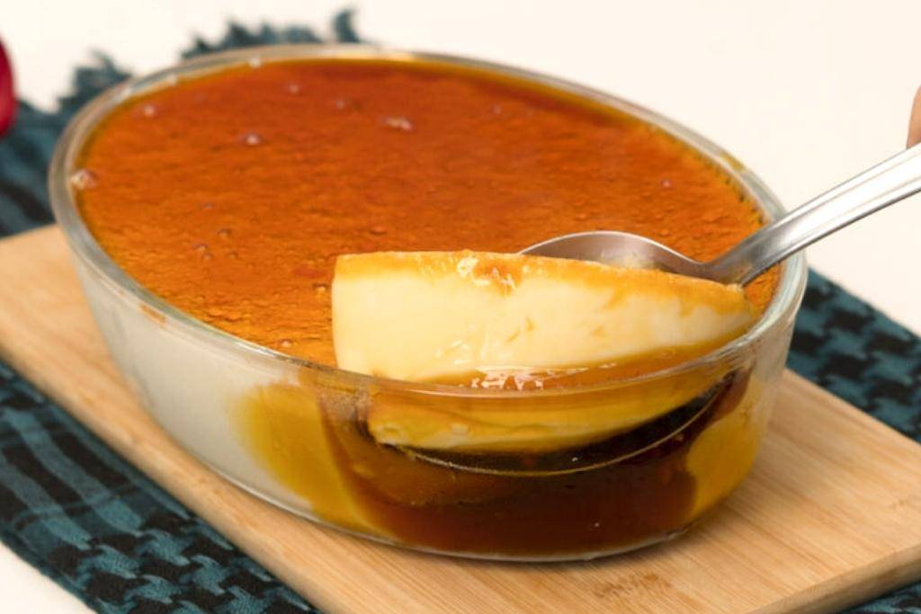 Pudim na travessa sem forno e sem ovos, que fica incrível além de ser bem fácil de fazer Pudim na travessa sem forno e sem ovos, que fica incrível além de ser bem fácil de fazer