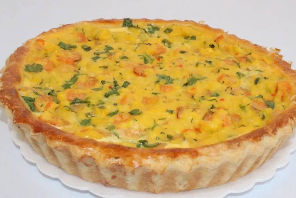 Quiche de camarão com requeijão vai te surpreender no sabor e na cremosidade Quiche de camarão com requeijão vai te surpreender no sabor e na cremosidade