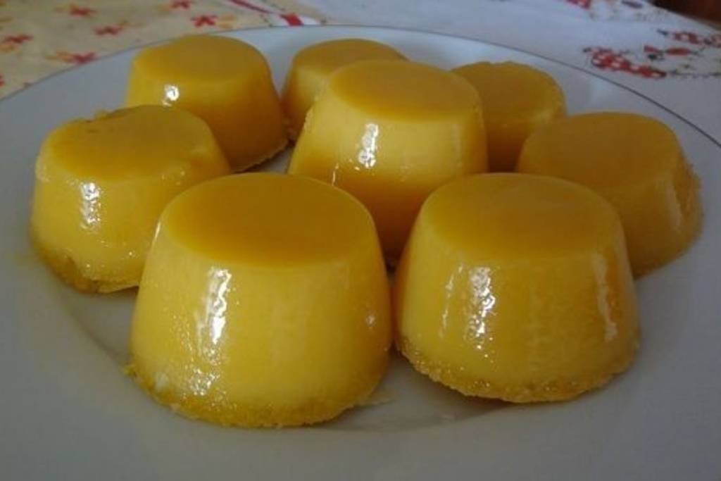 Quindim de leite condensado para você que não abre mão de uma boa sobremesa, vai amar esta dica Quindim de leite condensado para você que não abre mão de uma boa sobremesa, vai amar esta dica