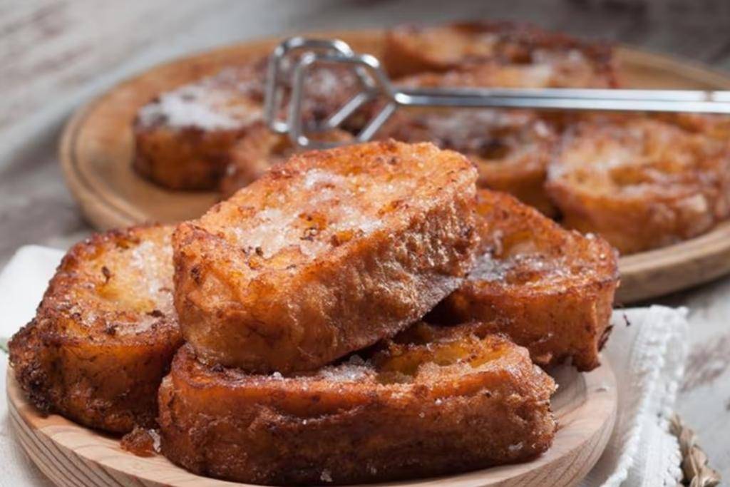 Rabanadas com leite condensado no forno, para servi em qualquer hora e ocasião Rabanadas com leite condensado no forno, para servi em qualquer hora e ocasião