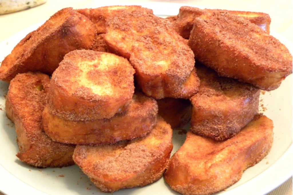Rabanadas de forno com leite condensado, vai deixar todos babando implorando por mais Rabanadas de forno com leite condensado, vai deixar todos babando implorando por mais