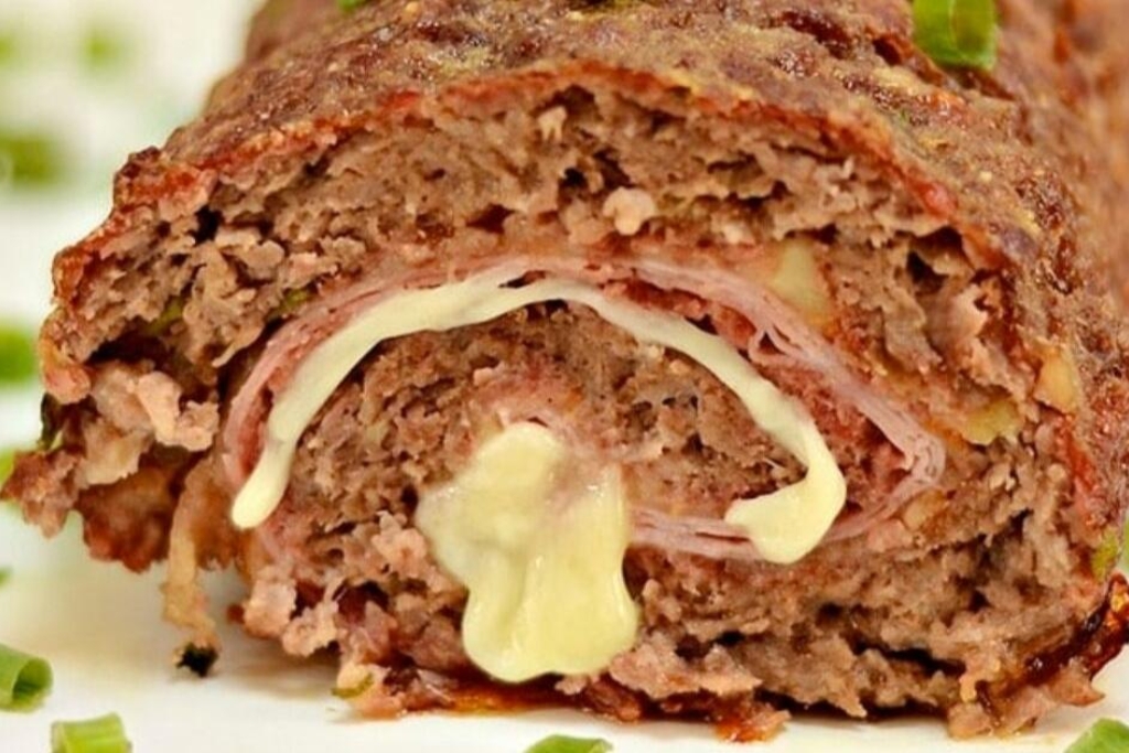 Receita de rocambole de carne moída suculento Receita de rocambole de carne moída suculento