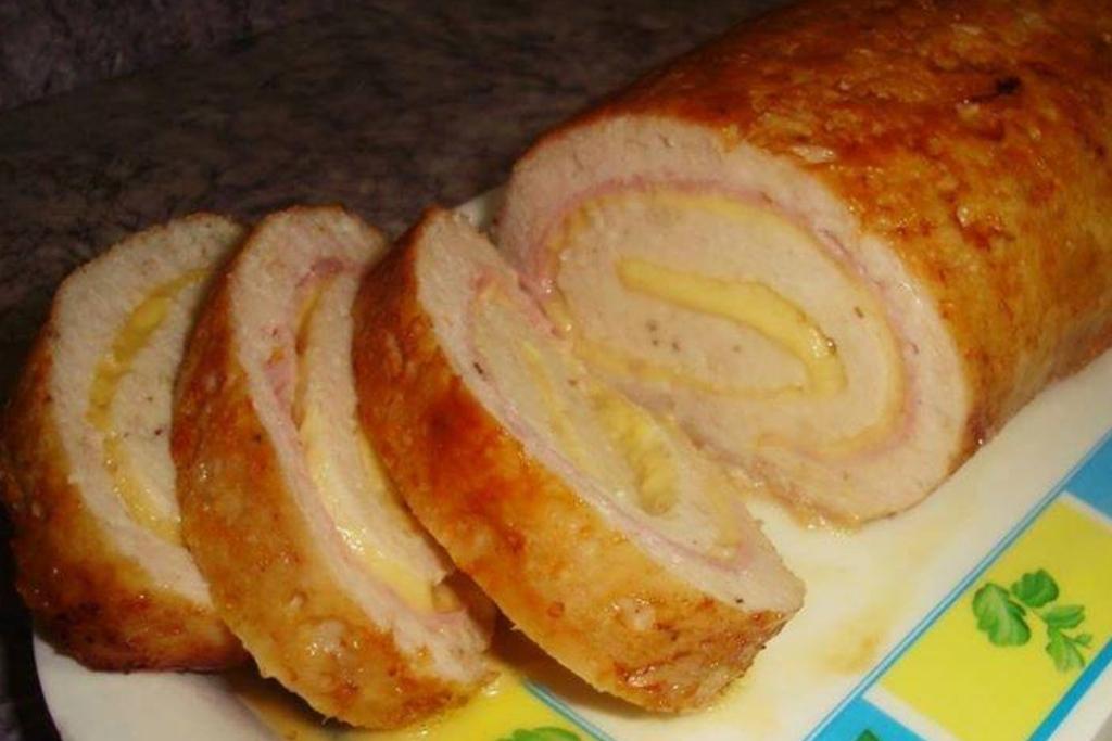 Rocambole fácil de frango, impossível não fazer todo dia é tudo gostoso Rocambole fácil de frango, impossível não fazer todo dia é tudo gostoso