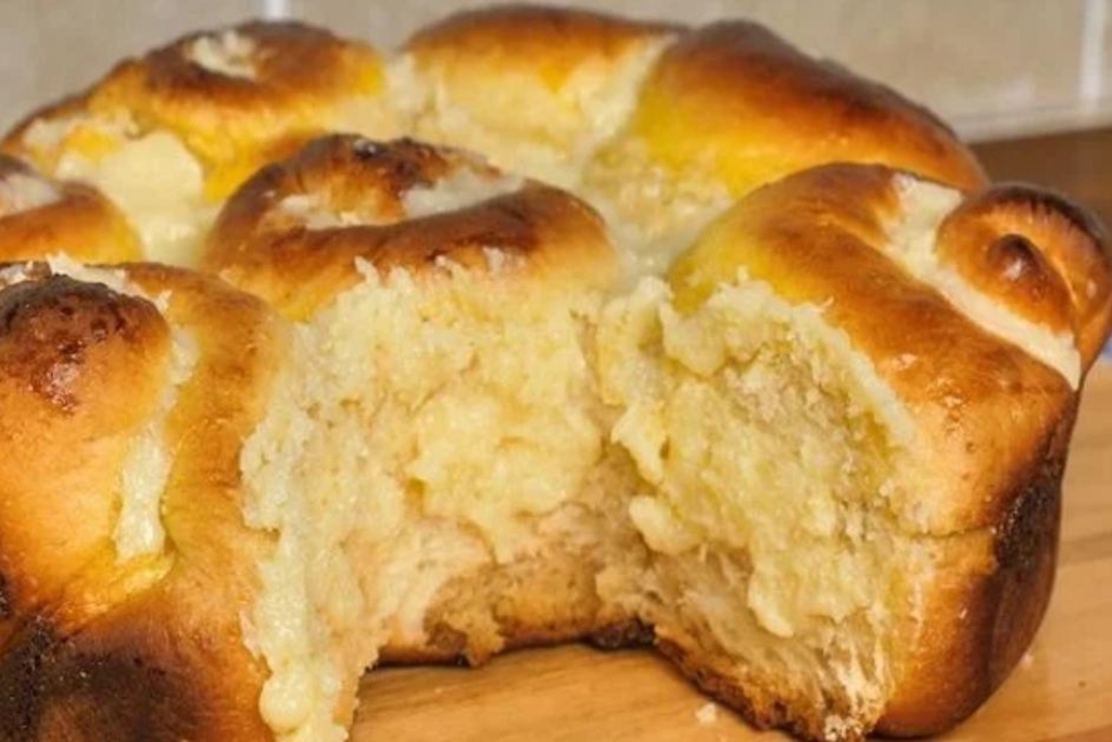 Rosca de Coco recheada, magnifica de dar água na boca Rosca de Coco recheada, magnifica de dar água na boca