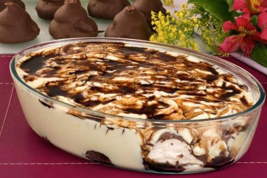 Sobremesa gelada de travessa, todo mundo vai amar e muito fácil Sobremesa gelada de travessa, todo mundo vai amar e muito fácil