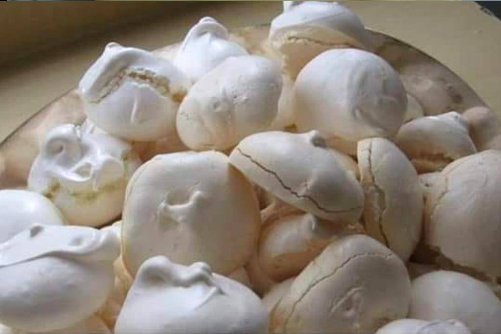 Suspiro caseiro fácil de fazer os ingredientes tem ai na sua casa Suspiro caseiro fácil de fazer os ingredientes tem ai na sua casa