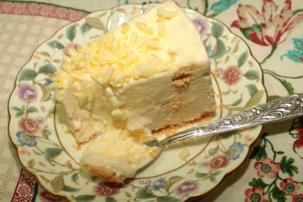 Torta de limão e sorvete, perfeita naqueles dias quente e muito fácil de fazer Torta de limão e sorvete, perfeita naqueles dias quente e muito fácil de fazer