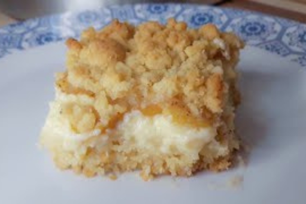 Torta de maçã cremosa com farofa doce uma delícia que é a cara da pascoa Torta de maçã cremosa com farofa doce uma delícia que é a cara da pascoa