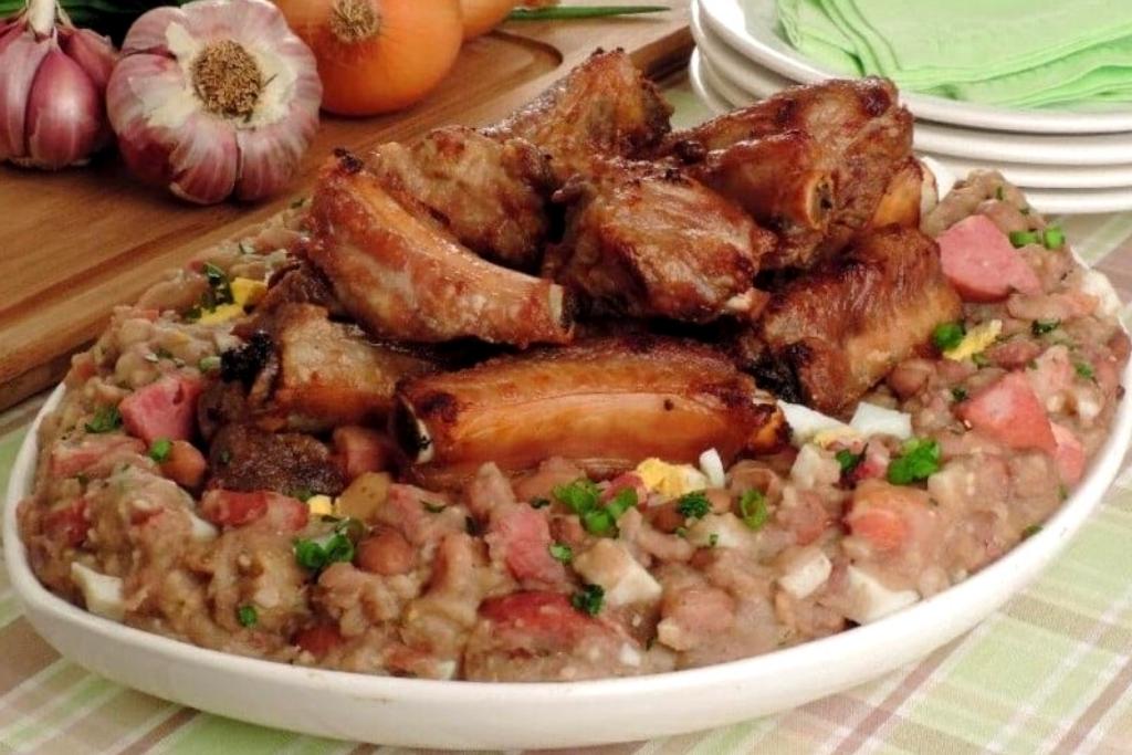 Tutu de feijão com costelinhas de porco, receita maravilhosa Tutu de feijão com costelinhas de porco, receita maravilhosa